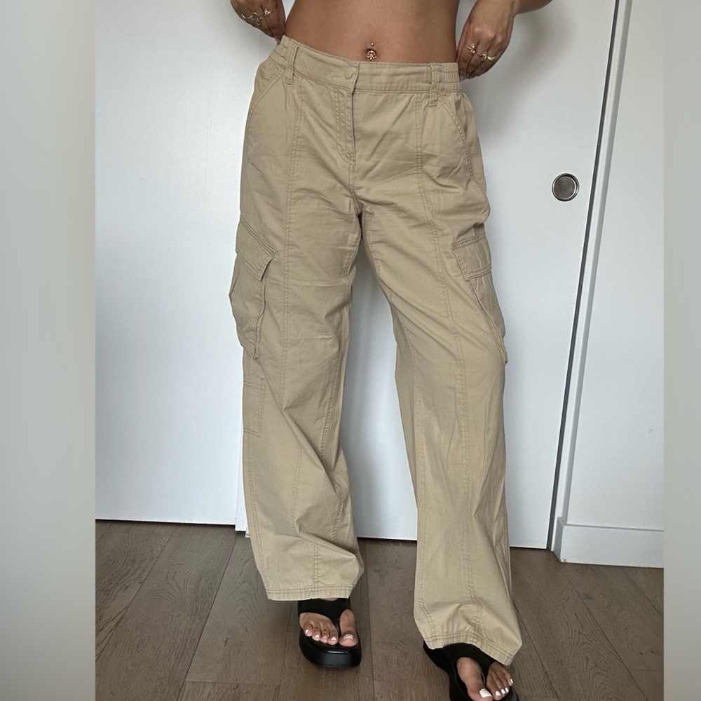 H&M Cargo Pants in Beige Tan